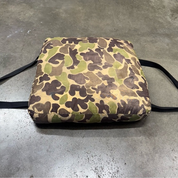 Vintage WWII Camouflage Seat Cushion Military Field Gear Hunting Pad - Picture 2 of 8